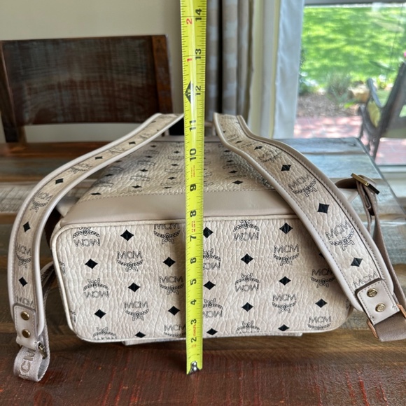 💥🛍💥MCM Beautiful monogram nappa leather backpack- Gorgeous!!💥🛍💥 - Picture 7 of 16